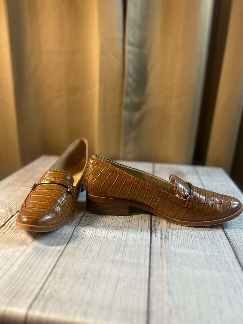 SOUL Naturalizer Achieve Women's Brown Croco Embossed Loafer with Gold Bit Detai